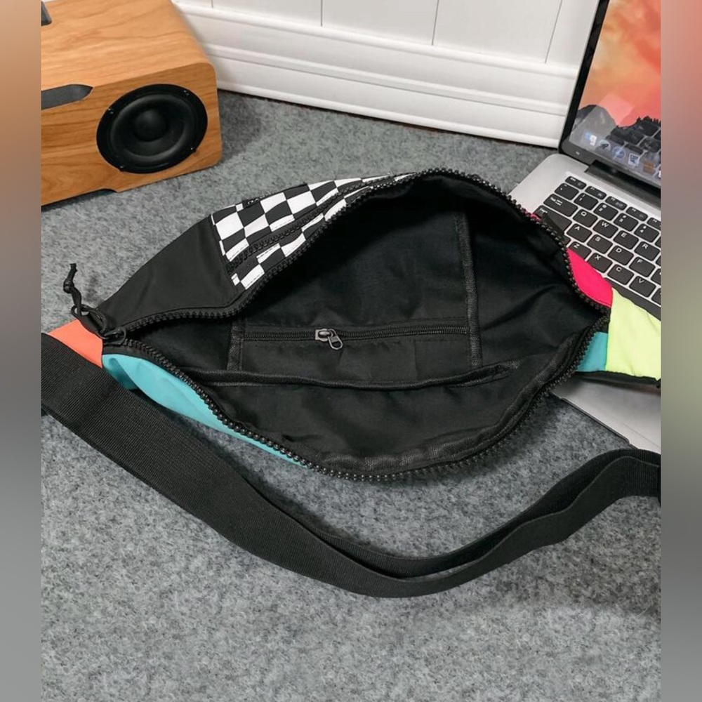 New Oversized Fanny Pack Bag - Picture 2 of 5